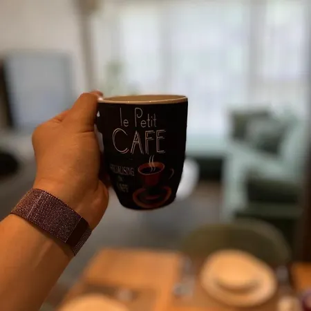 Διαμέρισμα Aia & *