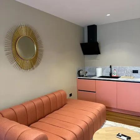 Aia & Διαμέρισμα *