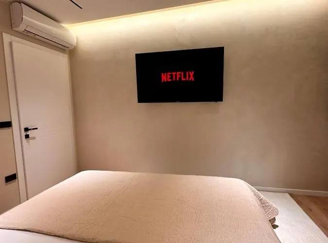 Aia & Lägenhet Tirana